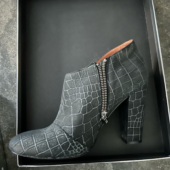 Black booties - Picture 6 of 8